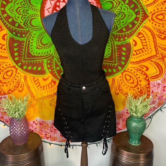 Black denim mini skirt - Picture 3 of 5